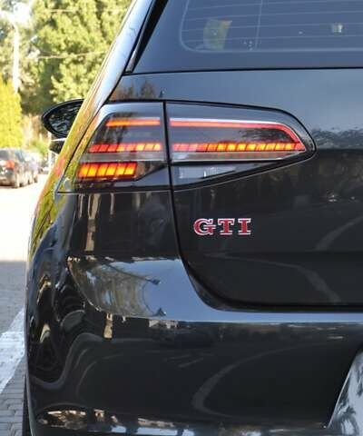 Черный Фольксваген Гольф ГТИ, объемом двигателя 1.98 л и пробегом 53 тыс. км за 17000 $, фото 4 на Automoto.ua