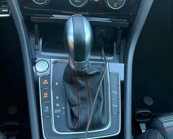 Черный Фольксваген Гольф ГТИ, объемом двигателя 1.98 л и пробегом 42 тыс. км за 23500 $, фото 14 на Automoto.ua