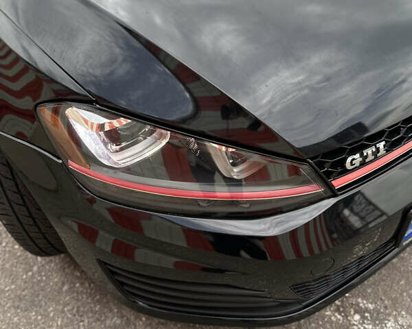 Черный Фольксваген Гольф ГТИ, объемом двигателя 1.98 л и пробегом 177 тыс. км за 13300 $, фото 2 на Automoto.ua