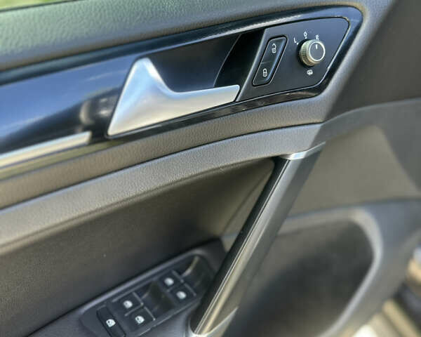 Черный Фольксваген Гольф ГТИ, объемом двигателя 1.98 л и пробегом 177 тыс. км за 13300 $, фото 15 на Automoto.ua