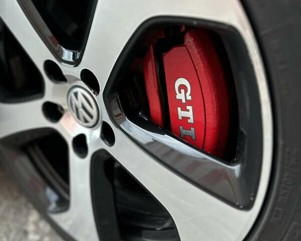 Черный Фольксваген Гольф ГТИ, объемом двигателя 1.98 л и пробегом 177 тыс. км за 13300 $, фото 10 на Automoto.ua