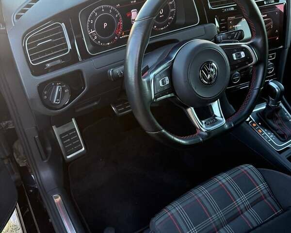 Черный Фольксваген Гольф ГТИ, объемом двигателя 1.98 л и пробегом 42 тыс. км за 23500 $, фото 11 на Automoto.ua