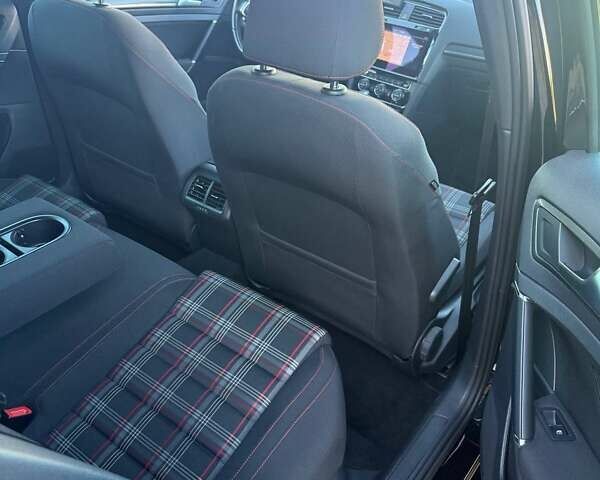 Черный Фольксваген Гольф ГТИ, объемом двигателя 1.98 л и пробегом 42 тыс. км за 23500 $, фото 20 на Automoto.ua