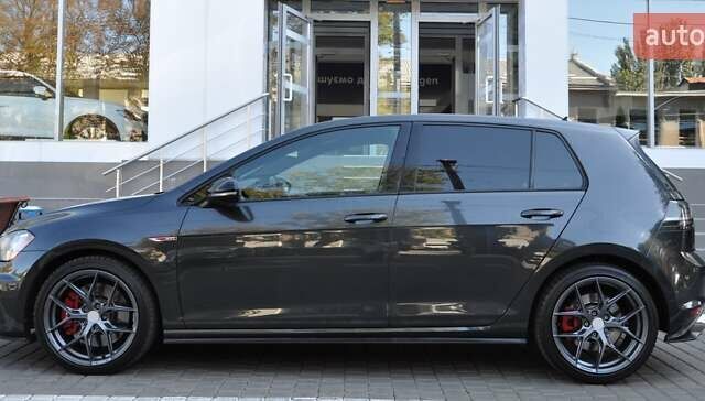 Черный Фольксваген Гольф ГТИ, объемом двигателя 1.98 л и пробегом 53 тыс. км за 17000 $, фото 2 на Automoto.ua