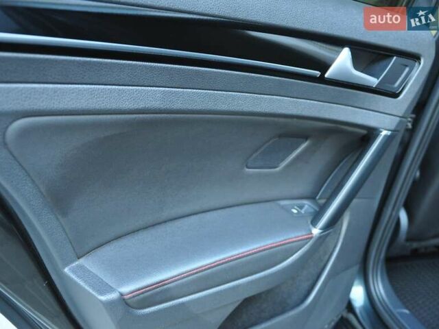 Черный Фольксваген Гольф ГТИ, объемом двигателя 1.98 л и пробегом 53 тыс. км за 17000 $, фото 16 на Automoto.ua