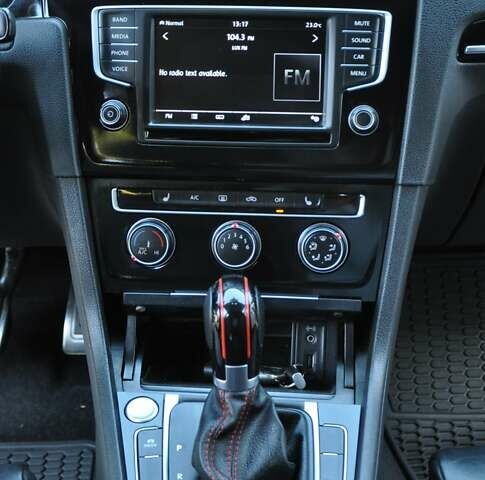 Черный Фольксваген Гольф ГТИ, объемом двигателя 1.98 л и пробегом 53 тыс. км за 17000 $, фото 35 на Automoto.ua