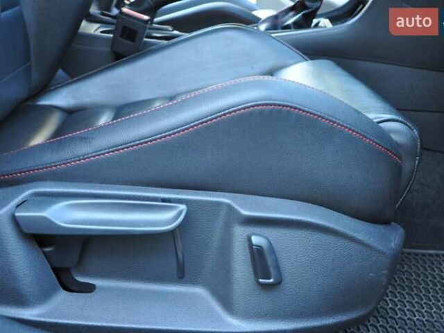 Черный Фольксваген Гольф ГТИ, объемом двигателя 1.98 л и пробегом 53 тыс. км за 17000 $, фото 22 на Automoto.ua