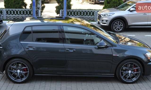 Черный Фольксваген Гольф ГТИ, объемом двигателя 1.98 л и пробегом 53 тыс. км за 17000 $, фото 10 на Automoto.ua