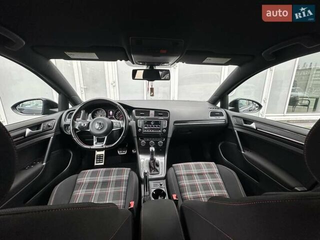 Черный Фольксваген Гольф ГТИ, объемом двигателя 1.98 л и пробегом 119 тыс. км за 18500 $, фото 13 на Automoto.ua