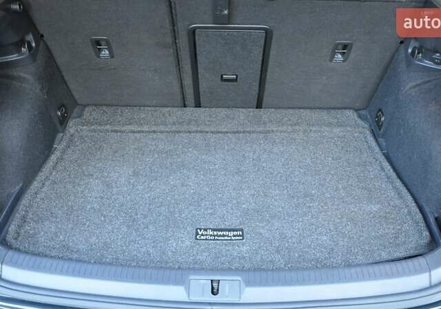 Черный Фольксваген Гольф ГТИ, объемом двигателя 1.98 л и пробегом 53 тыс. км за 17000 $, фото 7 на Automoto.ua