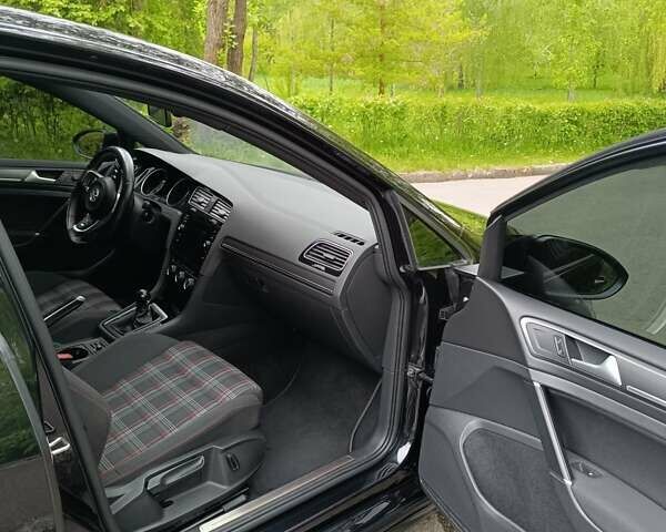 Черный Фольксваген Гольф ГТИ, объемом двигателя 1.98 л и пробегом 91 тыс. км за 18500 $, фото 13 на Automoto.ua