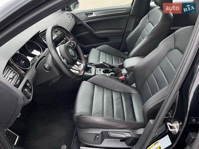 Черный Фольксваген Гольф ГТИ, объемом двигателя 1.98 л и пробегом 44 тыс. км за 19999 $, фото 13 на Automoto.ua