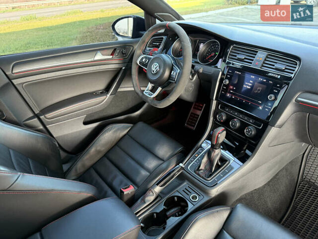 Черный Фольксваген Гольф ГТИ, объемом двигателя 1.98 л и пробегом 62 тыс. км за 19000 $, фото 15 на Automoto.ua