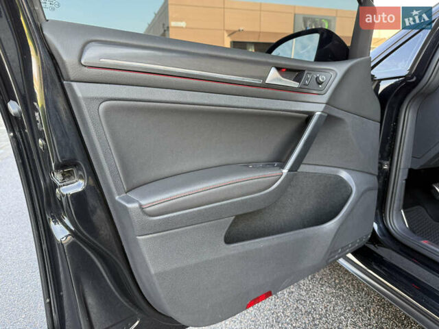 Черный Фольксваген Гольф ГТИ, объемом двигателя 1.98 л и пробегом 62 тыс. км за 19000 $, фото 11 на Automoto.ua