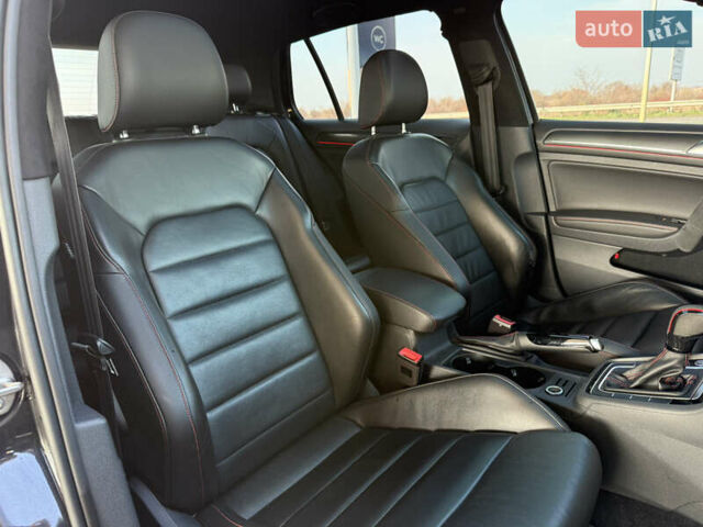 Черный Фольксваген Гольф ГТИ, объемом двигателя 1.98 л и пробегом 62 тыс. км за 19000 $, фото 10 на Automoto.ua