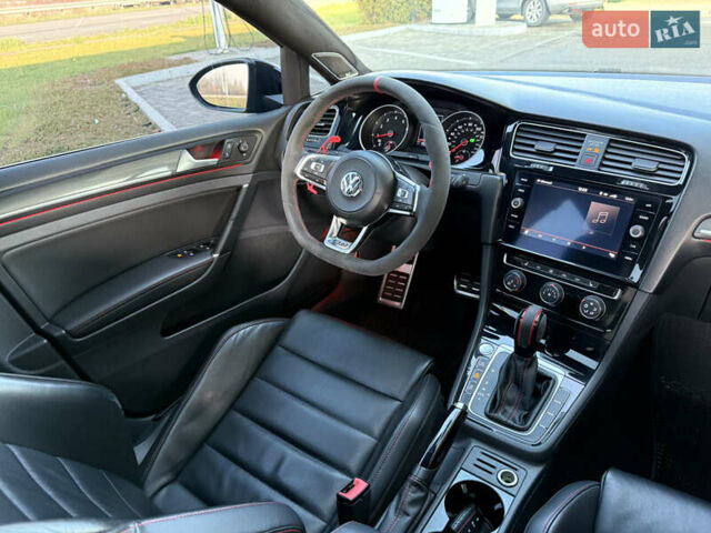 Черный Фольксваген Гольф ГТИ, объемом двигателя 1.98 л и пробегом 62 тыс. км за 19000 $, фото 9 на Automoto.ua