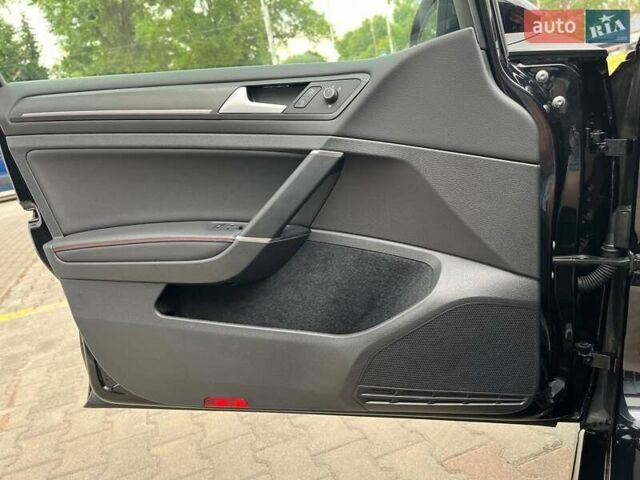 Черный Фольксваген Гольф ГТИ, объемом двигателя 1.98 л и пробегом 44 тыс. км за 19999 $, фото 9 на Automoto.ua