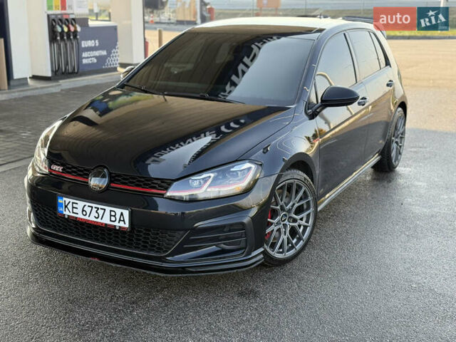 Черный Фольксваген Гольф ГТИ, объемом двигателя 1.98 л и пробегом 62 тыс. км за 19000 $, фото 24 на Automoto.ua