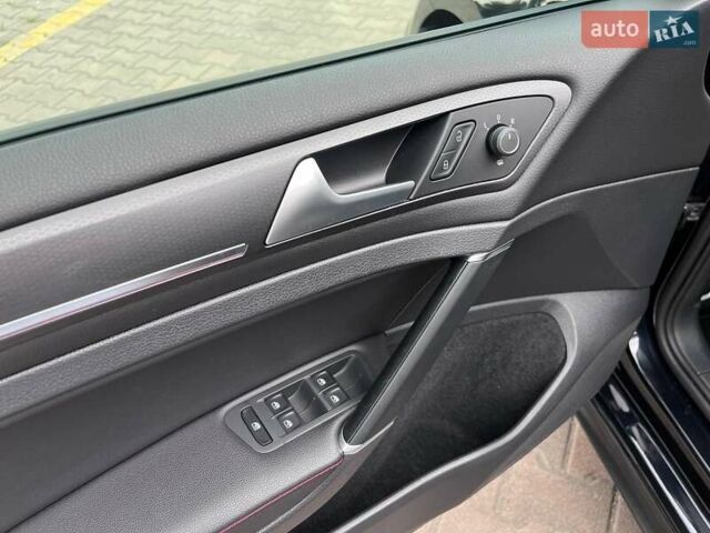 Черный Фольксваген Гольф ГТИ, объемом двигателя 1.98 л и пробегом 44 тыс. км за 19999 $, фото 11 на Automoto.ua