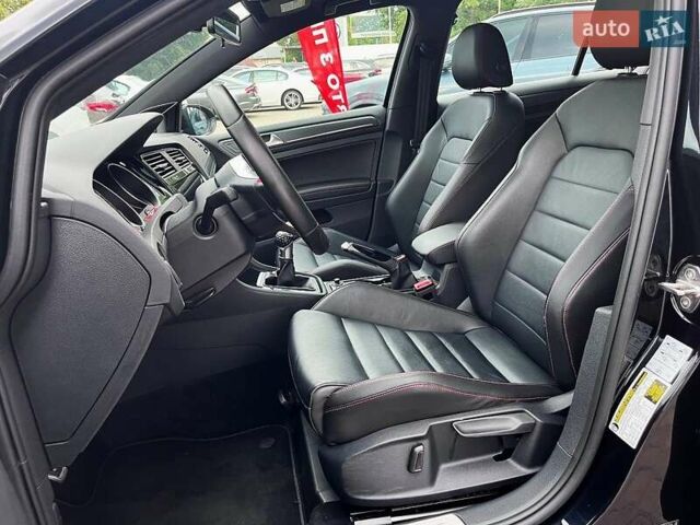 Черный Фольксваген Гольф ГТИ, объемом двигателя 1.98 л и пробегом 44 тыс. км за 19999 $, фото 12 на Automoto.ua