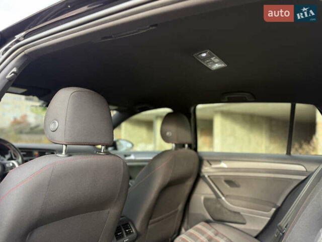 Черный Фольксваген Гольф ГТИ, объемом двигателя 2 л и пробегом 60 тыс. км за 21000 $, фото 21 на Automoto.ua