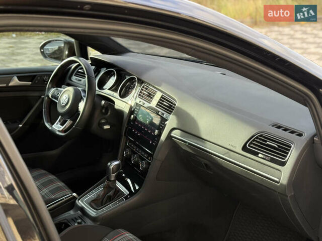 Черный Фольксваген Гольф ГТИ, объемом двигателя 2 л и пробегом 60 тыс. км за 21000 $, фото 30 на Automoto.ua