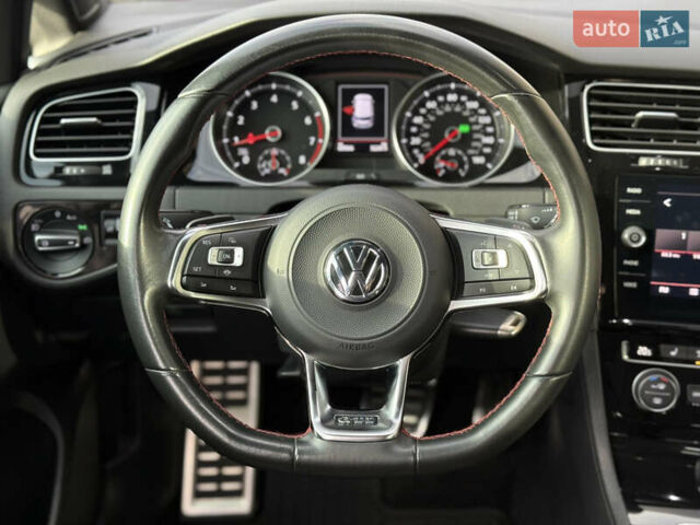 Черный Фольксваген Гольф ГТИ, объемом двигателя 2 л и пробегом 60 тыс. км за 21000 $, фото 24 на Automoto.ua