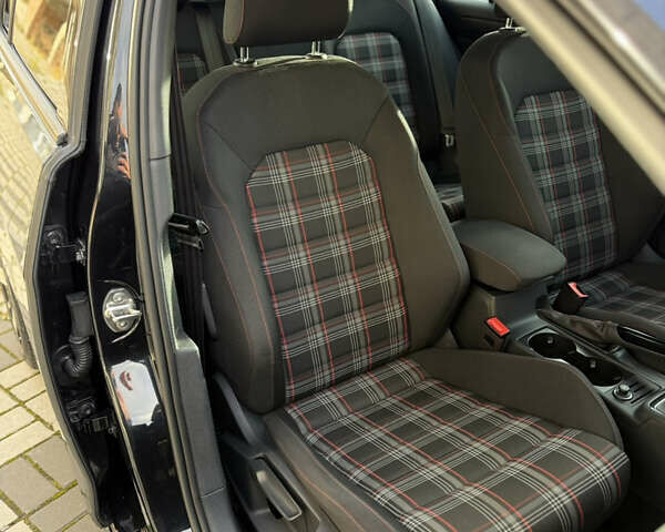 Черный Фольксваген Гольф ГТИ, объемом двигателя 2 л и пробегом 60 тыс. км за 21000 $, фото 31 на Automoto.ua