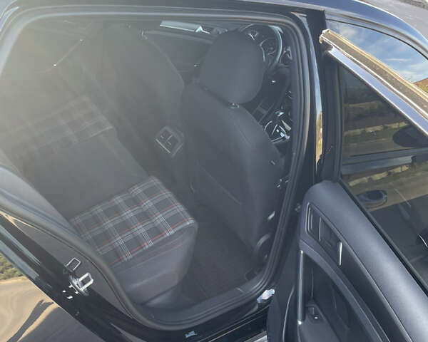 Черный Фольксваген Гольф ГТИ, объемом двигателя 1.98 л и пробегом 25 тыс. км за 22000 $, фото 21 на Automoto.ua