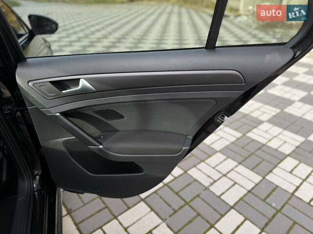 Черный Фольксваген Гольф ГТИ, объемом двигателя 2 л и пробегом 60 тыс. км за 21000 $, фото 27 на Automoto.ua