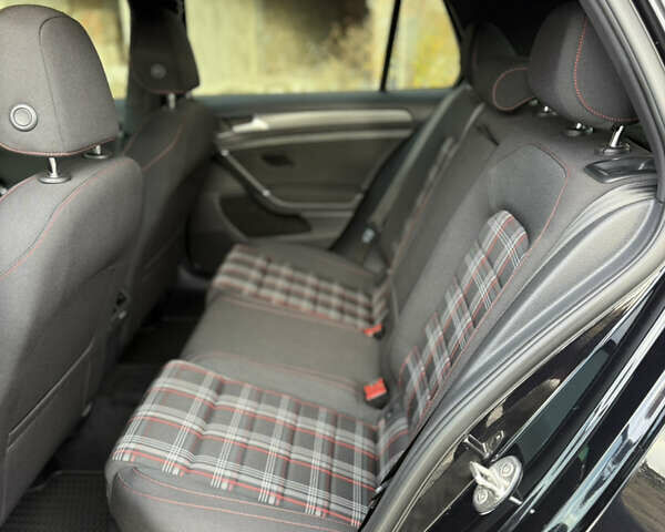 Черный Фольксваген Гольф ГТИ, объемом двигателя 2 л и пробегом 60 тыс. км за 21000 $, фото 19 на Automoto.ua