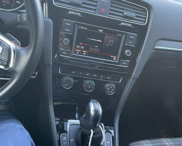 Черный Фольксваген Гольф ГТИ, объемом двигателя 1.98 л и пробегом 25 тыс. км за 22000 $, фото 18 на Automoto.ua