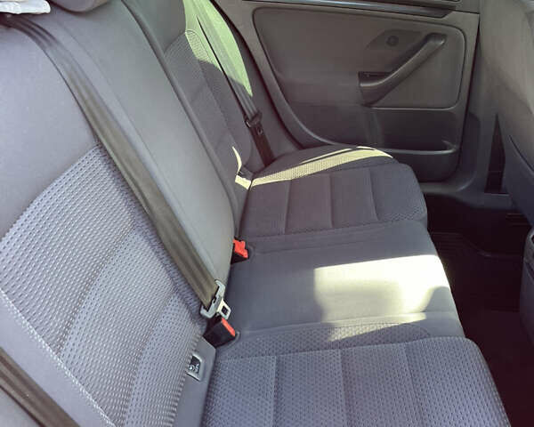 Красный Фольксваген Гольф ГТИ, объемом двигателя 1.4 л и пробегом 205 тыс. км за 7200 $, фото 20 на Automoto.ua