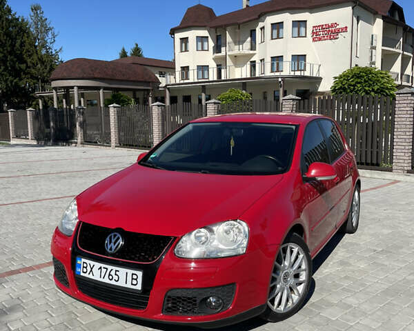 Красный Фольксваген Гольф ГТИ, объемом двигателя 1.4 л и пробегом 205 тыс. км за 7200 $, фото 1 на Automoto.ua