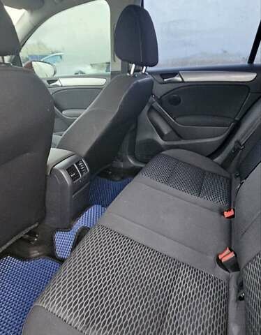 Красный Фольксваген Гольф ГТИ, объемом двигателя 1.4 л и пробегом 223 тыс. км за 5850 $, фото 6 на Automoto.ua