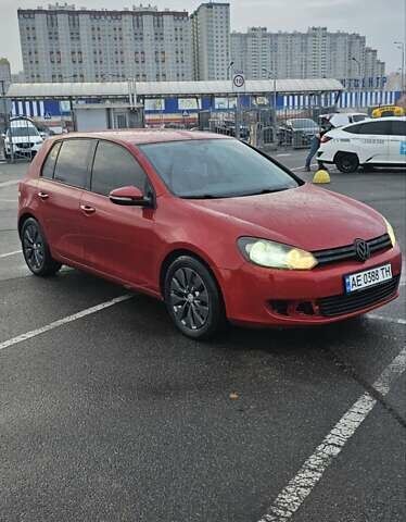 Красный Фольксваген Гольф ГТИ, объемом двигателя 1.4 л и пробегом 223 тыс. км за 5850 $, фото 1 на Automoto.ua