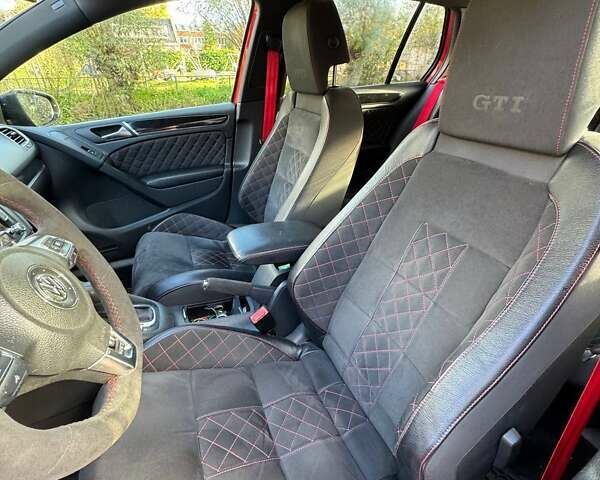 Красный Фольксваген Гольф ГТИ, объемом двигателя 2 л и пробегом 193 тыс. км за 9500 $, фото 3 на Automoto.ua