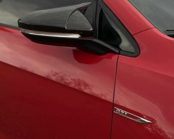 Красный Фольксваген Гольф ГТИ, объемом двигателя 1.98 л и пробегом 167 тыс. км за 11000 $, фото 2 на Automoto.ua