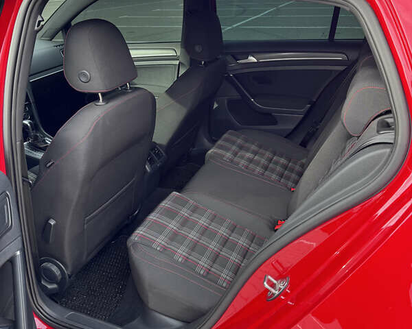 Красный Фольксваген Гольф ГТИ, объемом двигателя 1.98 л и пробегом 105 тыс. км за 22500 $, фото 13 на Automoto.ua