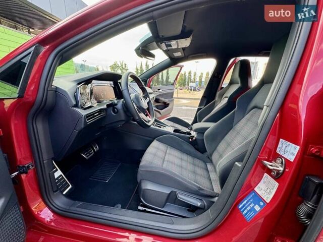 Фольксваген Гольф ГТИ 2021 в Киеве на Automoto.ua Красный Фольксваген Гольф ГТИ, объемом двигателя 1.98 л и пробегом 90 тыс. км за 26900 $, фото 33 на Automoto.ua