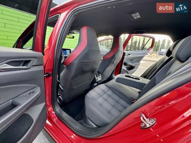 Фольксваген Гольф ГТИ 2021 в Киеве на Automoto.ua Красный Фольксваген Гольф ГТИ, объемом двигателя 1.98 л и пробегом 90 тыс. км за 26900 $, фото 39 на Automoto.ua