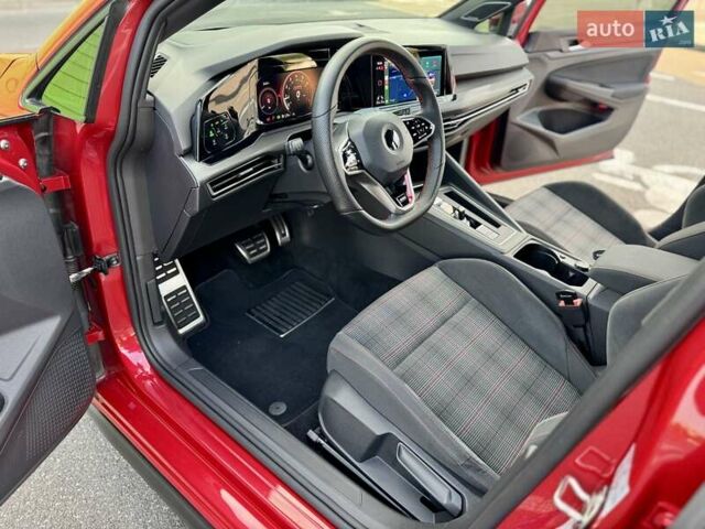 Фольксваген Гольф ГТИ 2021 в Киеве на Automoto.ua Красный Фольксваген Гольф ГТИ, объемом двигателя 1.98 л и пробегом 90 тыс. км за 26900 $, фото 35 на Automoto.ua