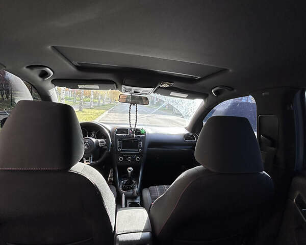 Фольксваген Гольф ГТИ, объемом двигателя 2 л и пробегом 181 тыс. км за 9999 $, фото 8 на Automoto.ua