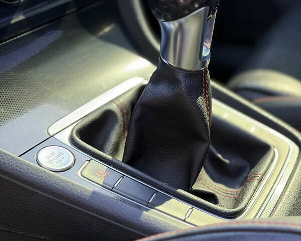 Фольксваген Гольф ГТИ, объемом двигателя 2 л и пробегом 150 тыс. км за 12850 $, фото 17 на Automoto.ua