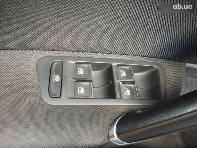 Фольксваген Гольф ГТИ, объемом двигателя 2 л и пробегом 149 тыс. км за 16390 $, фото 15 на Automoto.ua