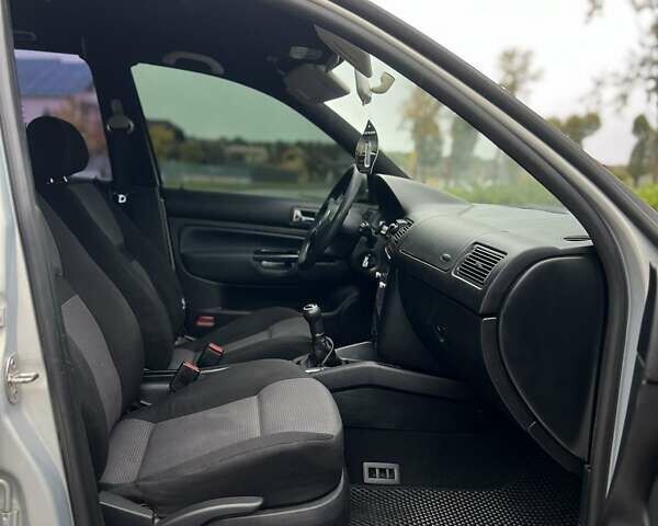 Сірий Фольксваген Гольф ГТІ, об'ємом двигуна 1.6 л та пробігом 263 тис. км за 4000 $, фото 12 на Automoto.ua