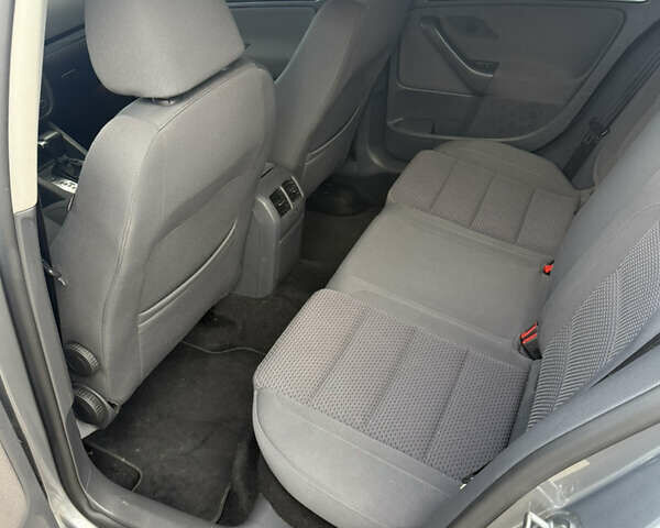 Сірий Фольксваген Гольф ГТІ, об'ємом двигуна 1.4 л та пробігом 130 тис. км за 8500 $, фото 2 на Automoto.ua