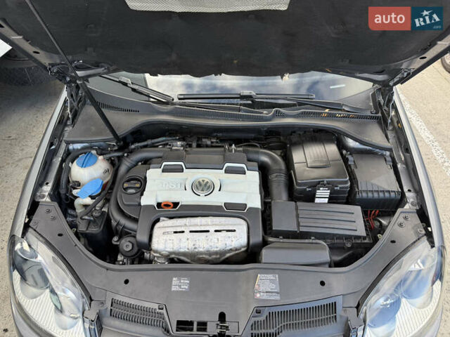 Сірий Фольксваген Гольф ГТІ, об'ємом двигуна 1.4 л та пробігом 130 тис. км за 8500 $, фото 3 на Automoto.ua