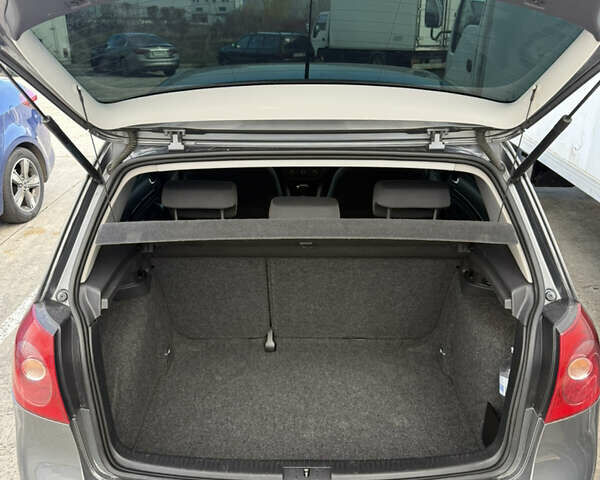 Сірий Фольксваген Гольф ГТІ, об'ємом двигуна 1.4 л та пробігом 130 тис. км за 8500 $, фото 4 на Automoto.ua