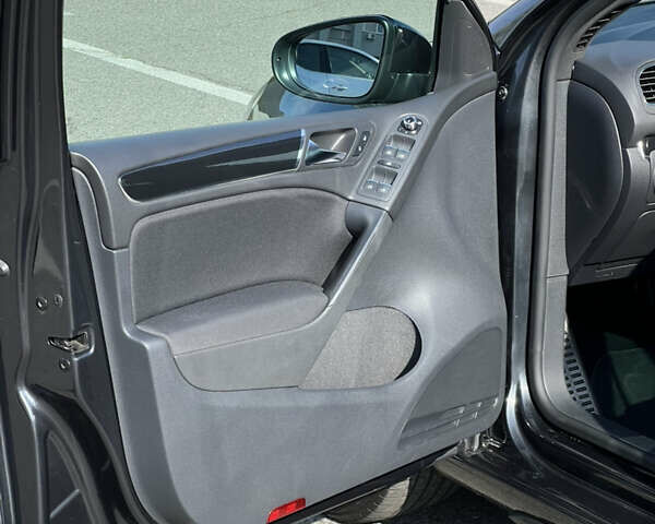 Серый Фольксваген Гольф ГТИ, объемом двигателя 1.98 л и пробегом 138 тыс. км за 14500 $, фото 8 на Automoto.ua